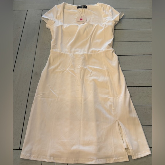 Elegant White Mini Dress - Picture 2 of 4